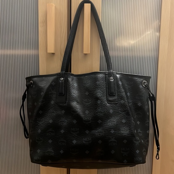 Authentic MCM tote, reversible - Picture 3 of 7
